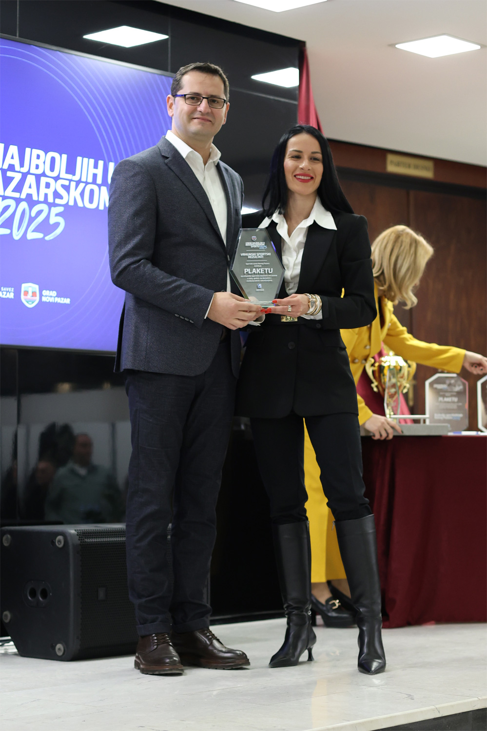 Samir-Lekic-i-Teodora-Simovic-specijalna-plaketa-za-rezultate-na-medunarodnoj-i-domacoj-sceni.jpg